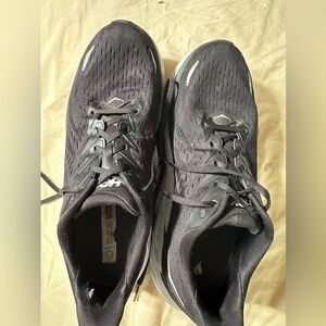Hoka Clifton 8